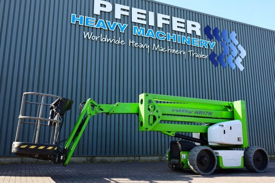 Niftylift HR17NDE HYBRIDE MK3 Hybrid Battery & Diesel, 17m W - Nacelle articulée: photos 1 Niftylift HR17NDE HYBRIDE MK3 Hybrid Battery & Diesel, 17m W - Nacelle articulée: photos 1