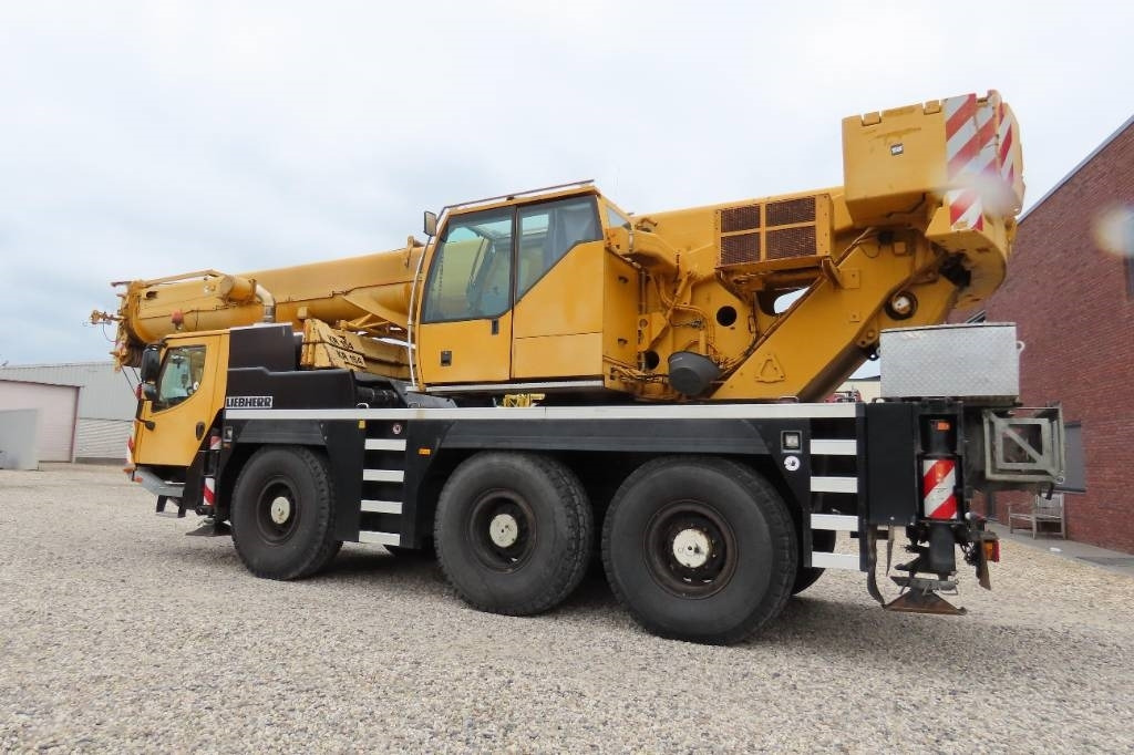 Liebherr LTM 1050-3.1 - Grue tout-terrain: photos 4 Liebherr LTM 1050-3.1 - Grue tout-terrain: photos 4