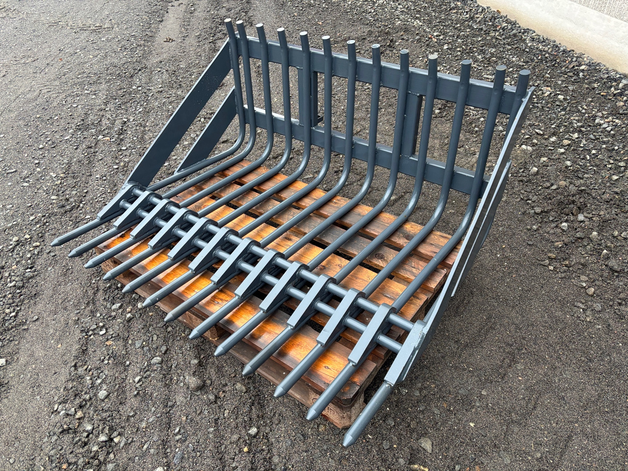 Avant 1350 mm - Accessoire pour Machine agricole: photos 1 Avant 1350 mm - Accessoire pour Machine agricole: photos 1