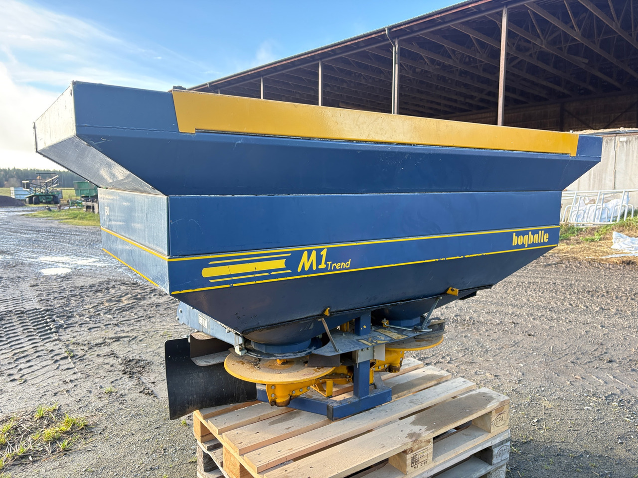 Bogballe M1 Trend - Distributeur d'engrais: photos 1 Bogballe M1 Trend - Distributeur d'engrais: photos 1