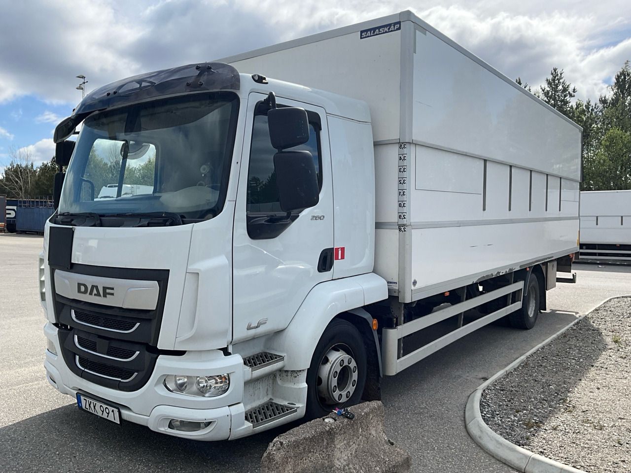 DAF LF 260 - Camion fourgon: photos 1 DAF LF 260 - Camion fourgon: photos 1