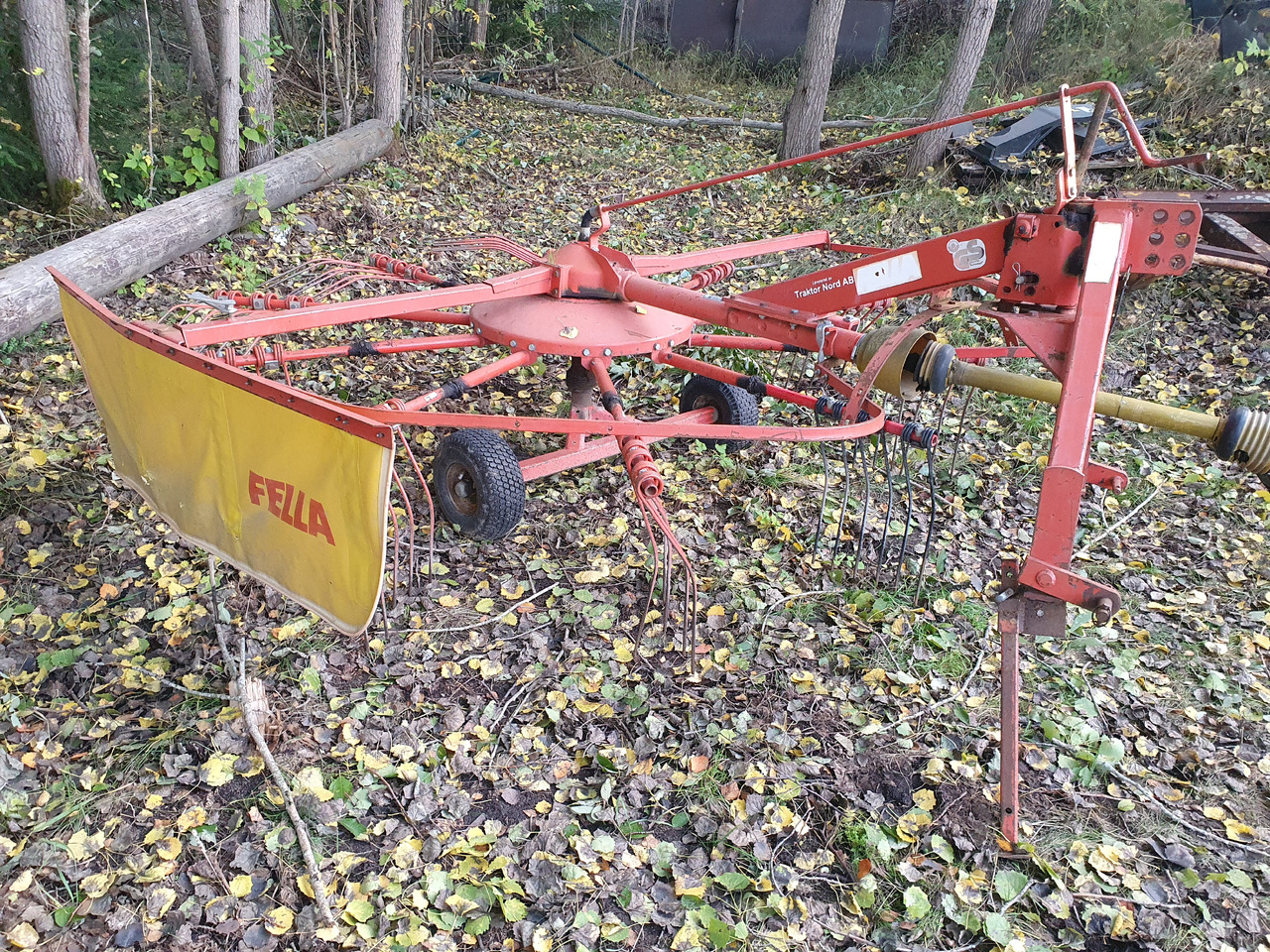 Fella TS330 - Faneuse: photos 1 Fella TS330 - Faneuse: photos 1