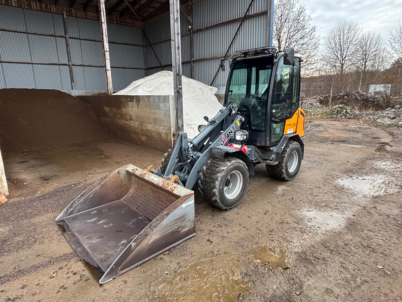 Giant V452T X-TRA HD - Chargeuse sur pneus: photos 1 Giant V452T X-TRA HD - Chargeuse sur pneus: photos 1