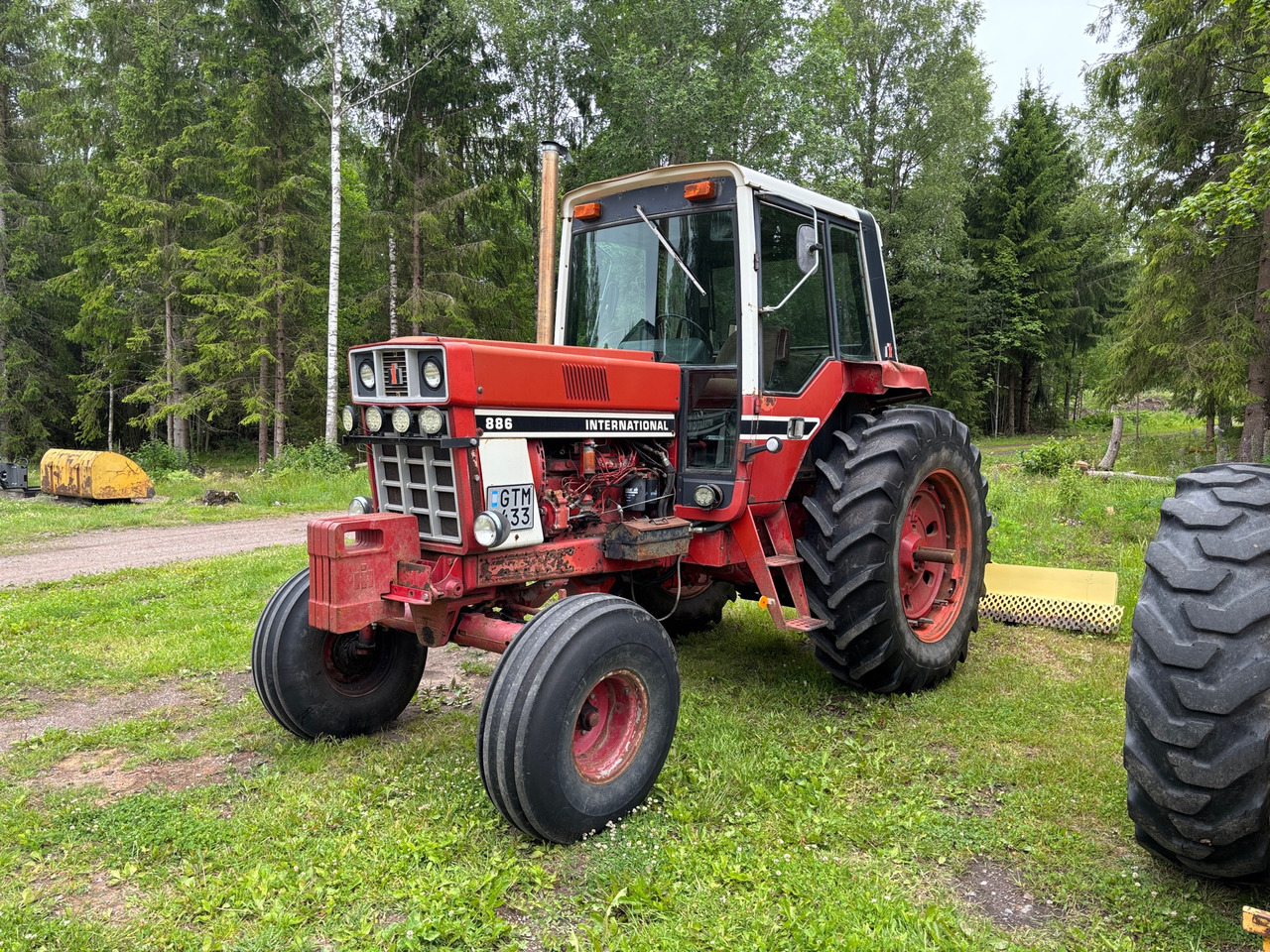 International 886 - Tracteur agricole: photos 1 International 886 - Tracteur agricole: photos 1
