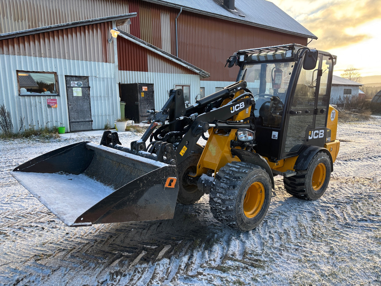 JCB 403 Plus - Chargeuse sur pneus: photos 1 JCB 403 Plus - Chargeuse sur pneus: photos 1
