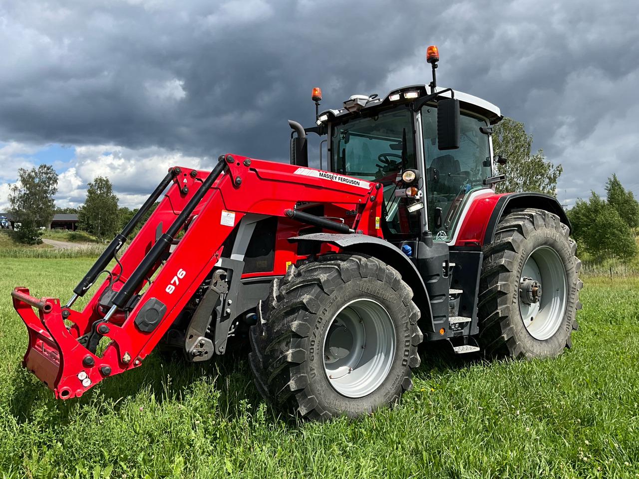 Massey Ferguson 8S.225 Dyna-VT EXC - Tracteur agricole: photos 1 Massey Ferguson 8S.225 Dyna-VT EXC - Tracteur agricole: photos 1