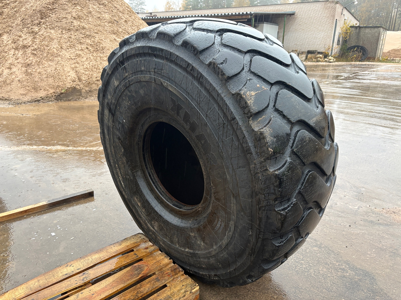 Michelin 29.5R25 - Pneu pour Engins de chantier: photos 1 Michelin 29.5R25 - Pneu pour Engins de chantier: photos 1
