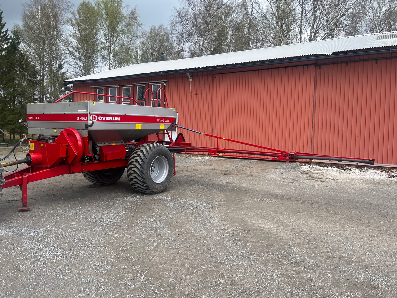 Överum Wing Jet S4012 - Distributeur d'engrais: photos 1 Överum Wing Jet S4012 - Distributeur d'engrais: photos 1