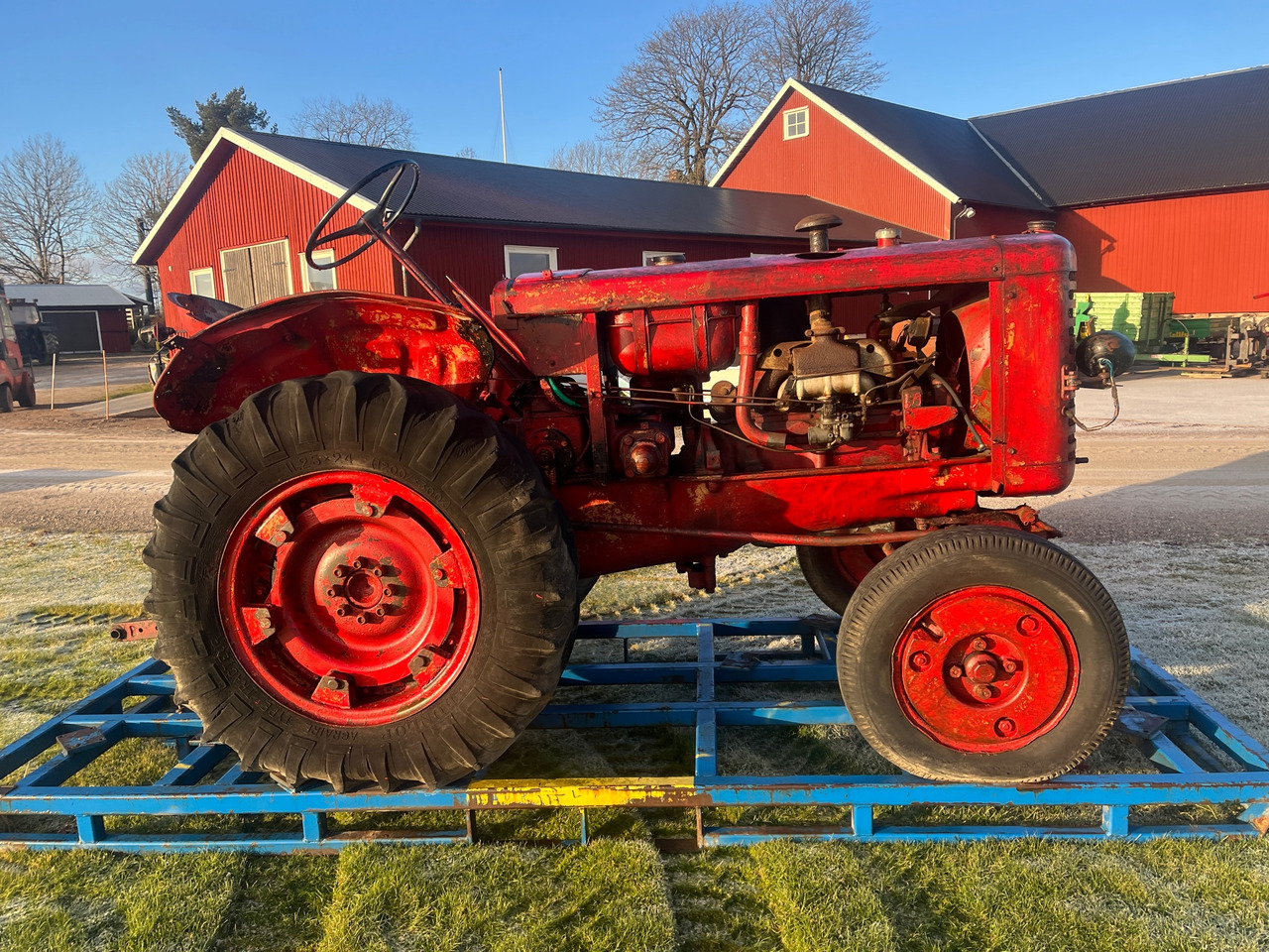 Renault R3042 - Tracteur agricole: photos 1 Renault R3042 - Tracteur agricole: photos 1