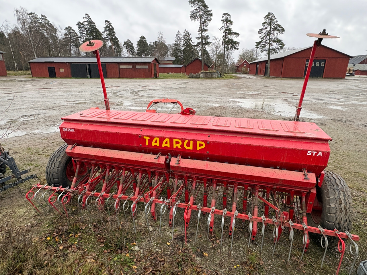 Taarup 3m.25rk. - Semoir/ Planteuse: photos 1 Taarup 3m.25rk. - Semoir/ Planteuse: photos 1