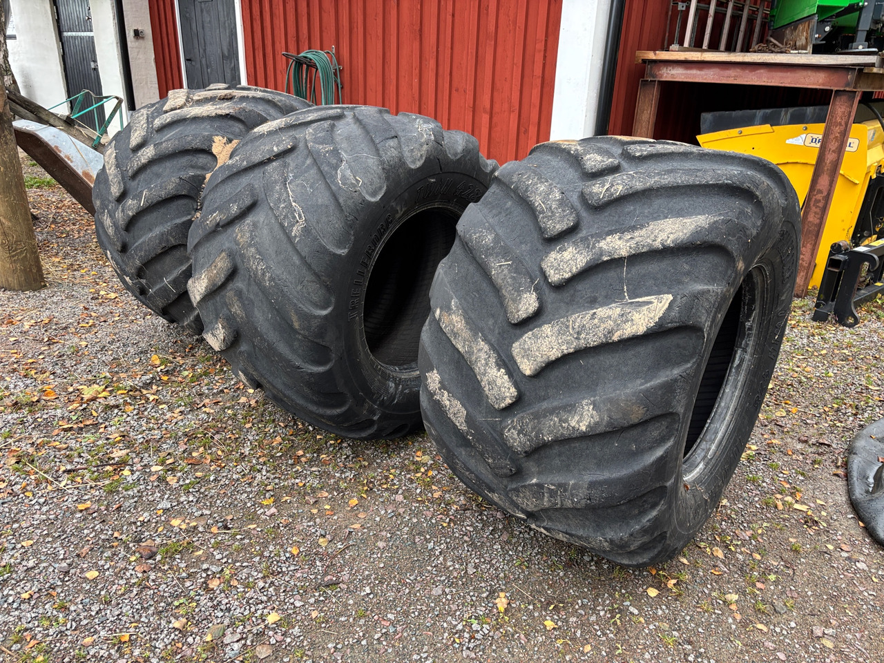 Trelleborg 710/40-22 - Pneu pour Engins de chantier: photos 1 Trelleborg 710/40-22 - Pneu pour Engins de chantier: photos 1