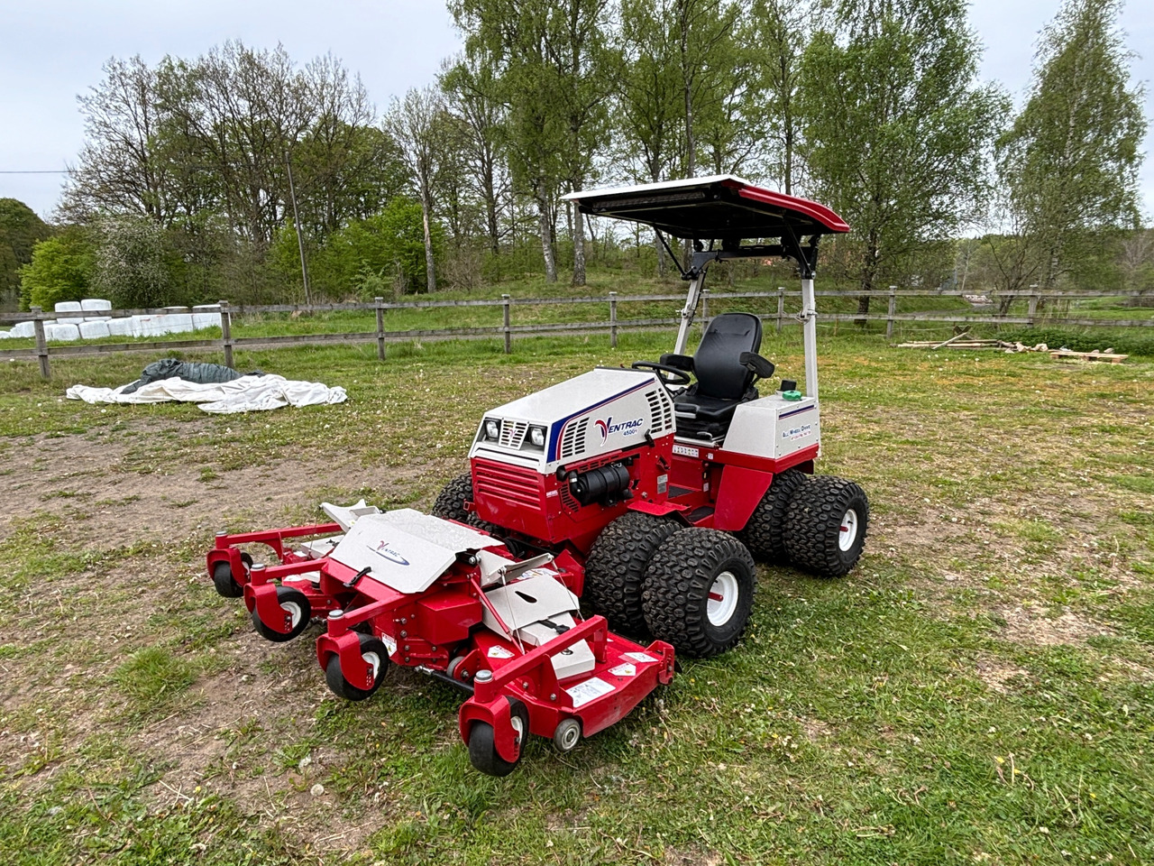 Ventrac 4500Y - Véhicule de voirie/ Spécial: photos 1 Ventrac 4500Y - Véhicule de voirie/ Spécial: photos 1