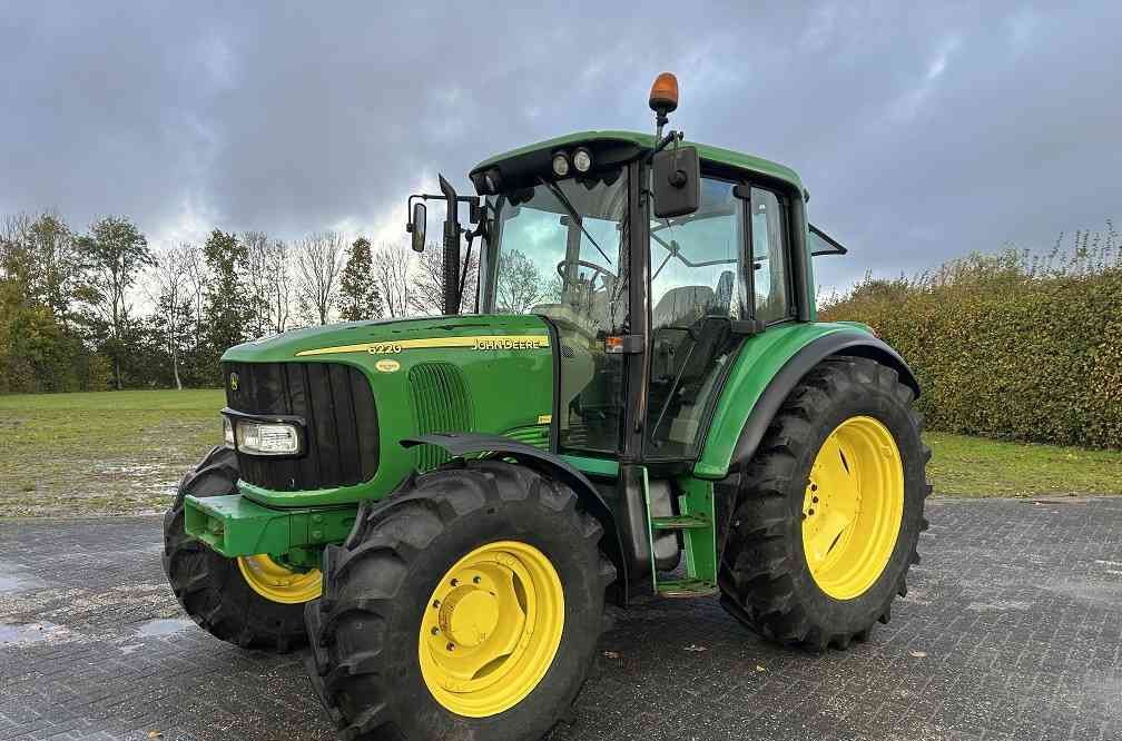 John Deere 6220 premium, 7500 uur MARGEPRIJS - Tracteur agricole: photos 1 John Deere 6220 premium, 7500 uur MARGEPRIJS - Tracteur agricole: photos 1