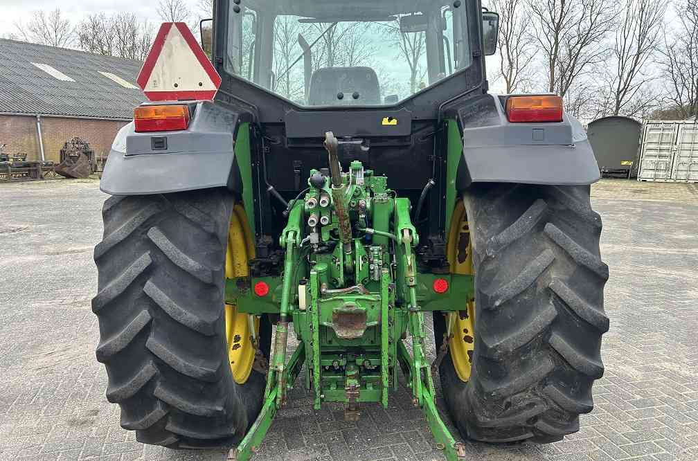 John Deere 6310, fronthef + pto - Tracteur agricole: photos 3 John Deere 6310, fronthef + pto - Tracteur agricole: photos 3