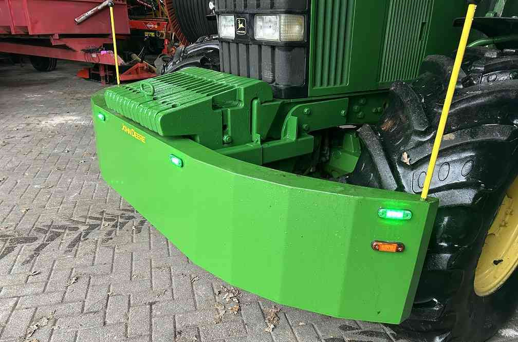 John Deere frontbumper - Pare-chocs pour Machine agricole: photos 2 John Deere frontbumper - Pare-chocs pour Machine agricole: photos 2