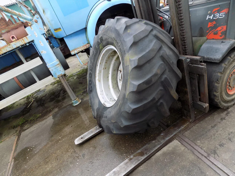 GOOD YEAR banden met velg good year banden met velg 540/65 R 24 - Moissonneuse-batteuse: photos 5 GOOD YEAR banden met velg good year banden met velg 540/65 R 24 - Moissonneuse-batteuse: photos 5