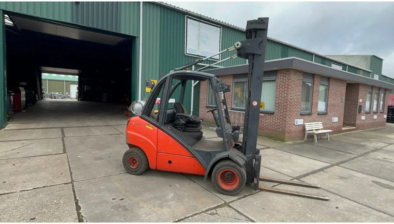 Linde H35T Linde H35 T - Chariot élévateur à gaz: photos 1 Linde H35T Linde H35 T - Chariot élévateur à gaz: photos 1