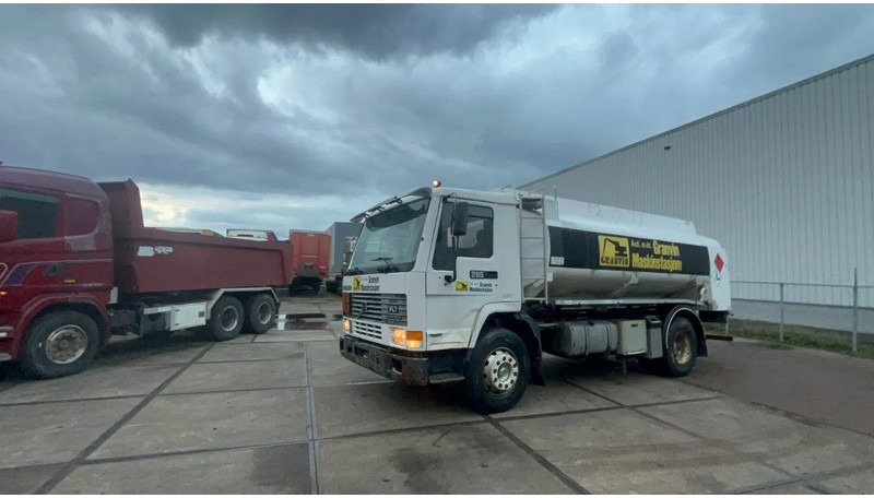 Volvo FL 7 Volvo FL7 285 Fuel tanker 4x2 - Camion citerne: photos 2 Volvo FL 7 Volvo FL7 285 Fuel tanker 4x2 - Camion citerne: photos 2