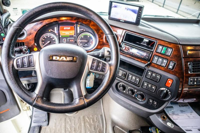 Photo d'intérieur 2: Camion ampliroll DAF XF 510 - AJK