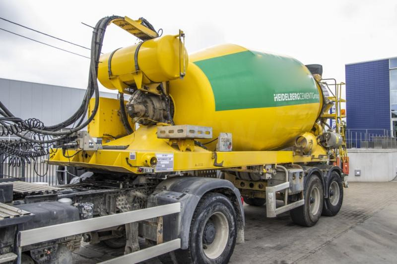 DE BUF MIXER/MALAXEUR/MISCHER-10M3 (gestuurd/gelenkt/dir./steering) - Semi-remorque malaxeur: photos 1 DE BUF MIXER/MALAXEUR/MISCHER-10M3 (gestuurd/gelenkt/dir./steering) - Semi-remorque malaxeur: photos 1
