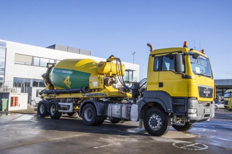 DE BUF MIXER/MALAXEUR/MISCHER-10M3 (gestuurd/gelenkt/dir./steering) - Semi-remorque malaxeur: photos 3 DE BUF MIXER/MALAXEUR/MISCHER-10M3 (gestuurd/gelenkt/dir./steering) - Semi-remorque malaxeur: photos 3