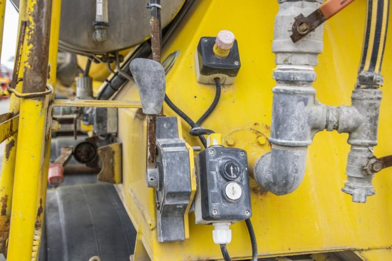 DE BUF MIXER/MALAXEUR/MISCHER-10M3 (gestuurd/gelenkt/dir./steering) - Semi-remorque malaxeur: photos 5 DE BUF MIXER/MALAXEUR/MISCHER-10M3 (gestuurd/gelenkt/dir./steering) - Semi-remorque malaxeur: photos 5