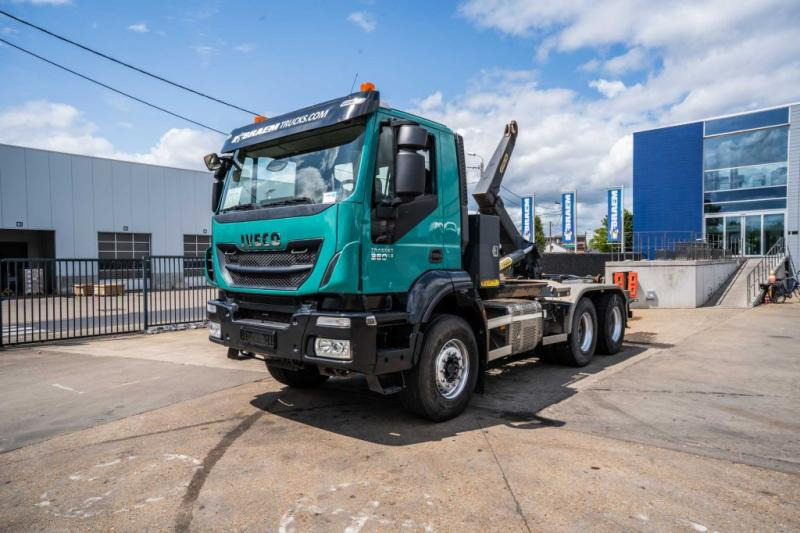 Iveco TRAKKER 360-6x4-PALFINGER - Camion ampliroll: photos 1 Iveco TRAKKER 360-6x4-PALFINGER - Camion ampliroll: photos 1