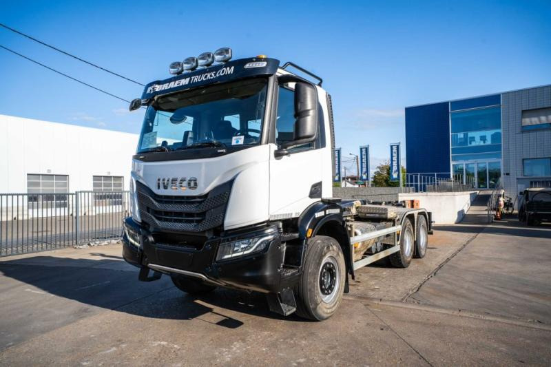 Camion ampliroll Iveco X-WAY 460 - HYVA  - 91000 KM: photos 8