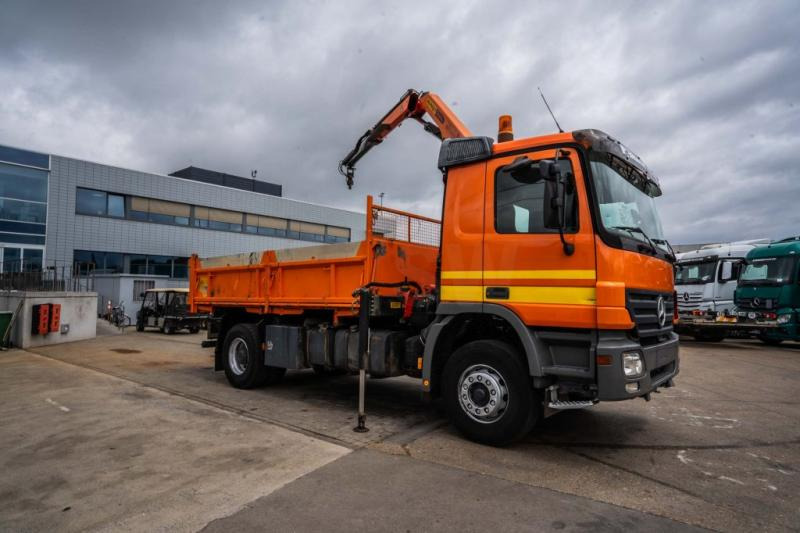 Mercedes ACTROS 1832 K + Palfinger 10 t/m - Camion benne, Camion grue: photos 2 Mercedes ACTROS 1832 K + Palfinger 10 t/m - Camion benne, Camion grue: photos 2