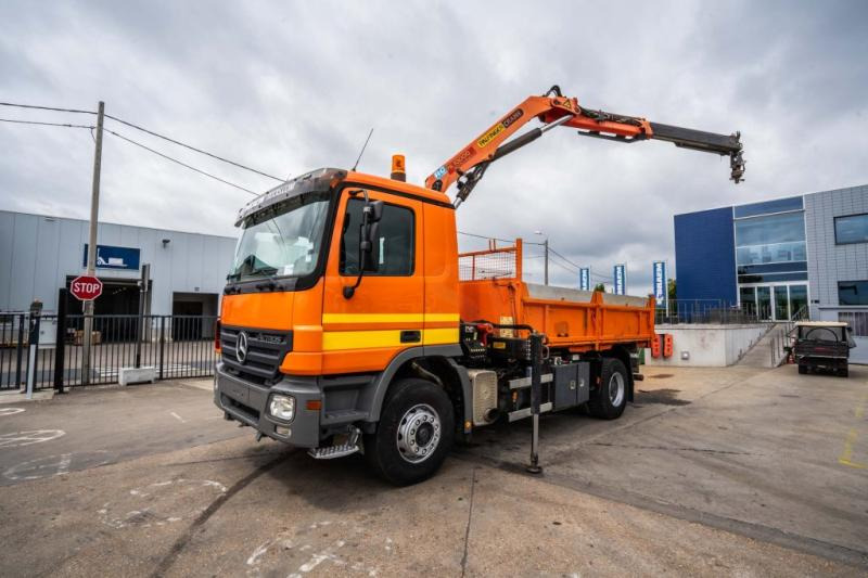 Mercedes ACTROS 1832 K + Palfinger 10 t/m - Camion benne, Camion grue: photos 1 Mercedes ACTROS 1832 K + Palfinger 10 t/m - Camion benne, Camion grue: photos 1
