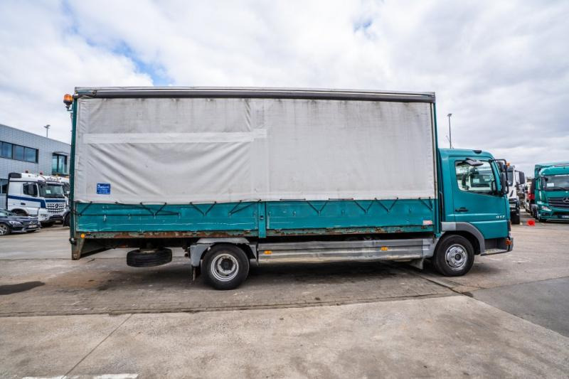 Mercedes ATEGO 917 L - Camion à rideaux coulissants: photos 4 Mercedes ATEGO 917 L - Camion à rideaux coulissants: photos 4