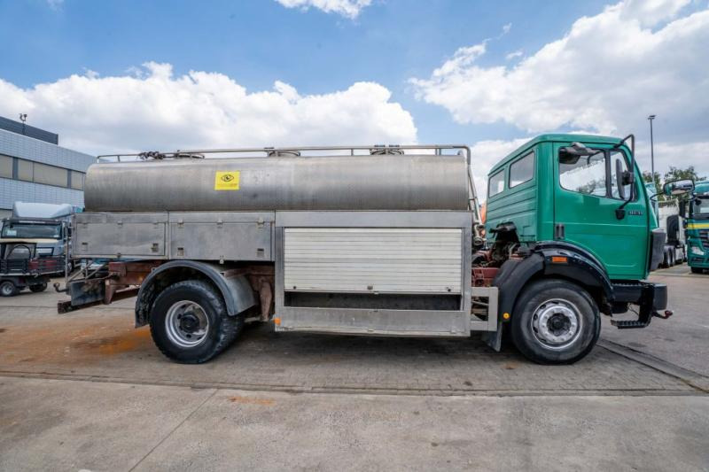 Mercedes SK 1831 L - WATER/EAU-11.500 L/3 Comp. - Camion citerne: photos 3 Mercedes SK 1831 L - WATER/EAU-11.500 L/3 Comp. - Camion citerne: photos 3