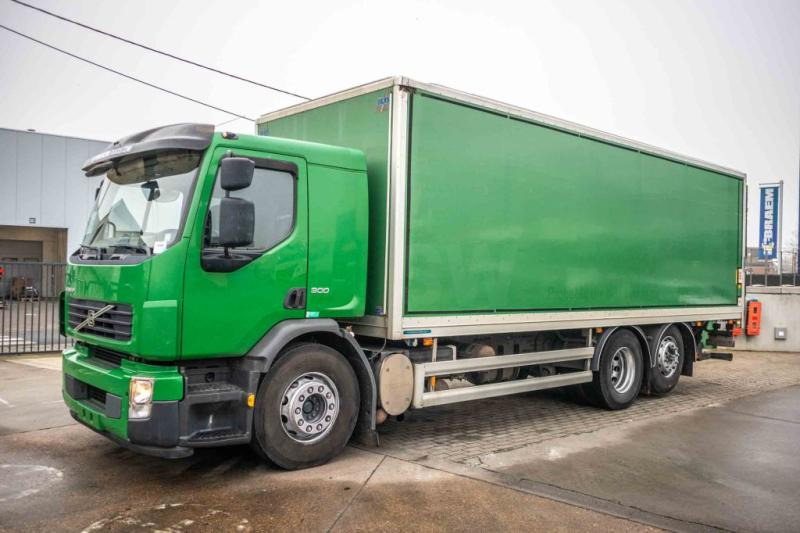 Volvo FE 300-6x2 - Camion fourgon: photos 1 Volvo FE 300-6x2 - Camion fourgon: photos 1