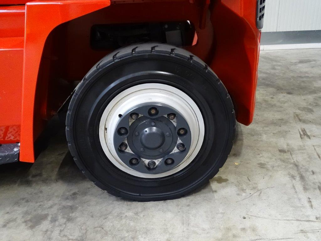 Kalmar DCE120-6 - Empty Containers Handler - Chariot élévateur diesel: photos 3 Kalmar DCE120-6 - Empty Containers Handler - Chariot élévateur diesel: photos 3