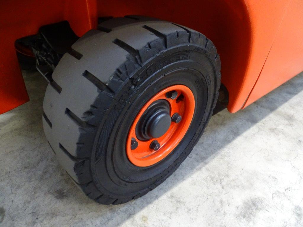 Linde H18D-01 - TRIPLEX - Chariot élévateur diesel: photos 2 Linde H18D-01 - TRIPLEX - Chariot élévateur diesel: photos 2