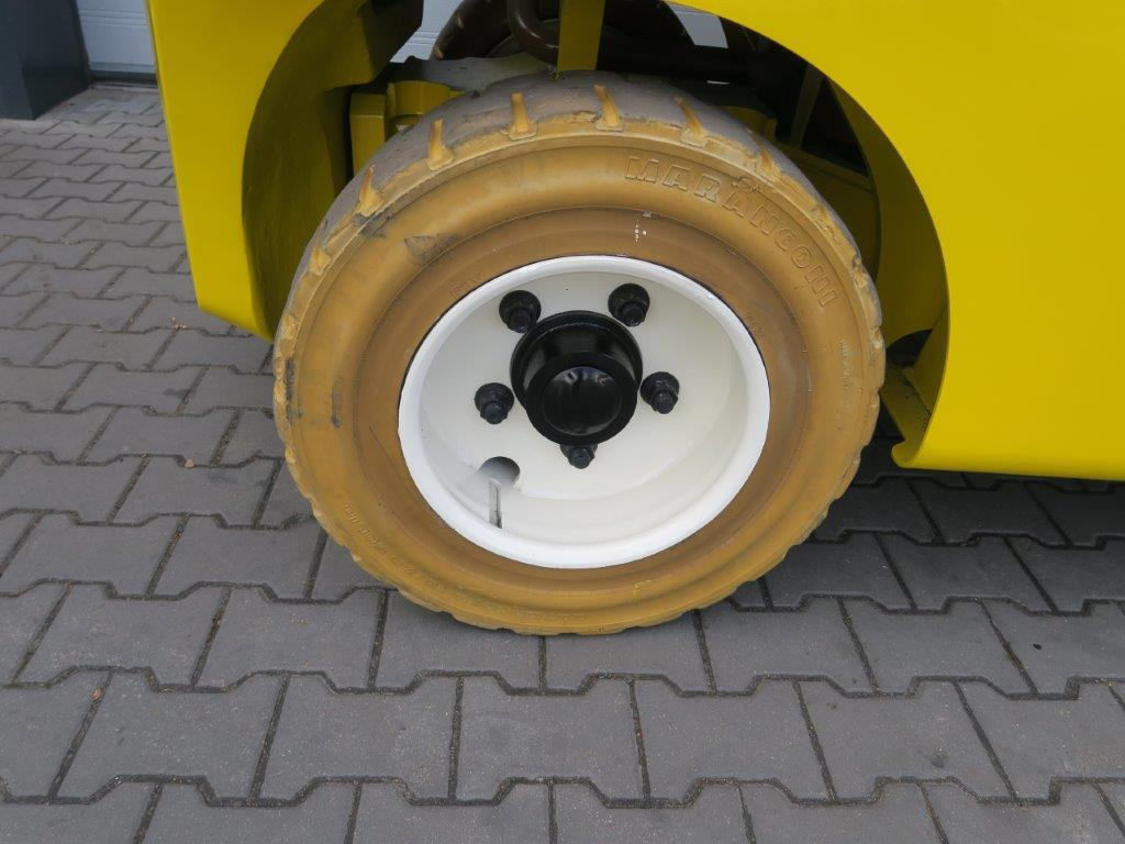 Chariot élévateur Yale GLP50VX TRIPLEX Container-Indoor-Stapler: photos 9 Chariot élévateur Yale GLP50VX TRIPLEX Container-Indoor-Stapler: photos 9