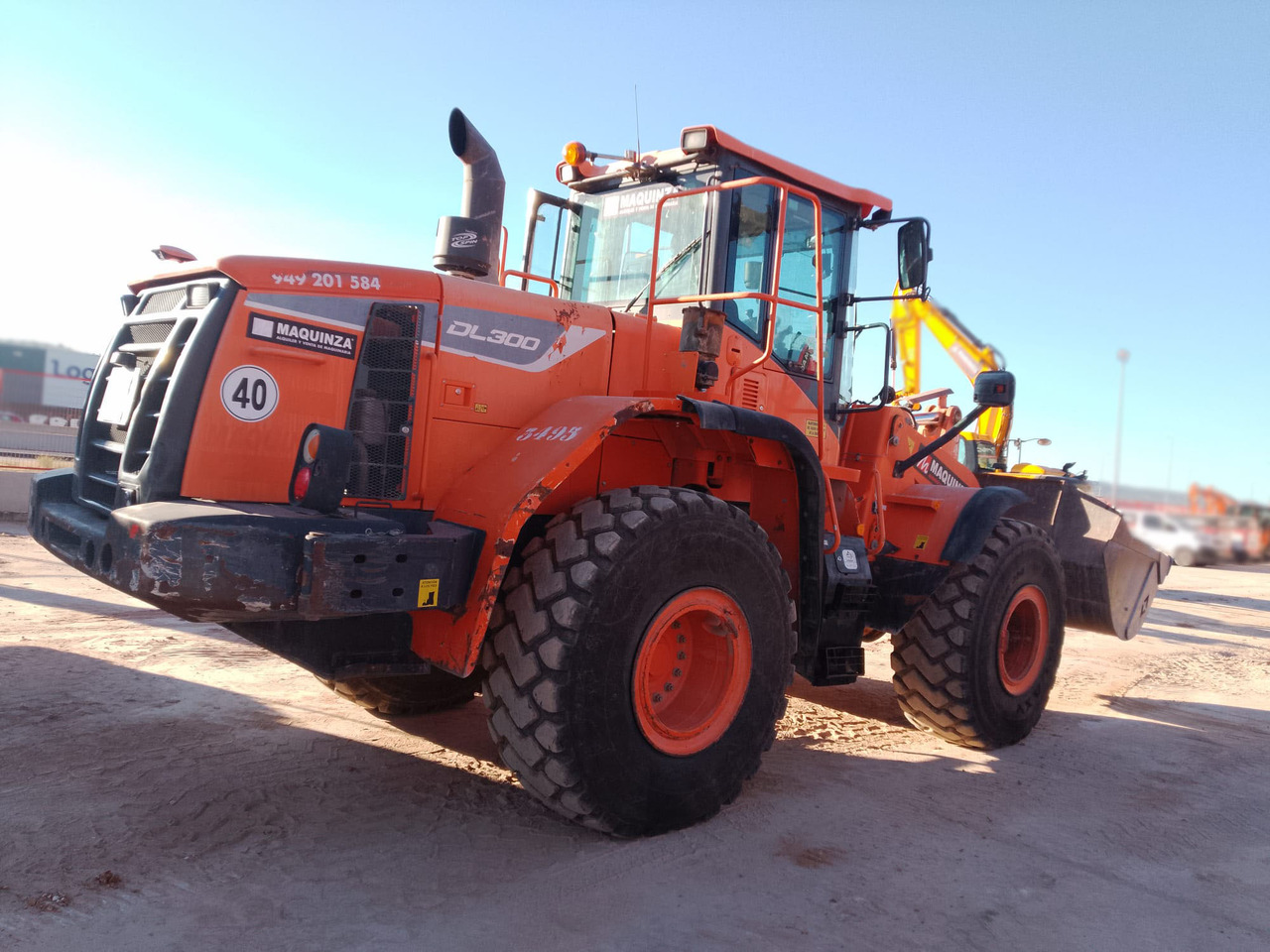DOOSAN DL300-5 - Chargeuse sur pneus: photos 3 DOOSAN DL300-5 - Chargeuse sur pneus: photos 3