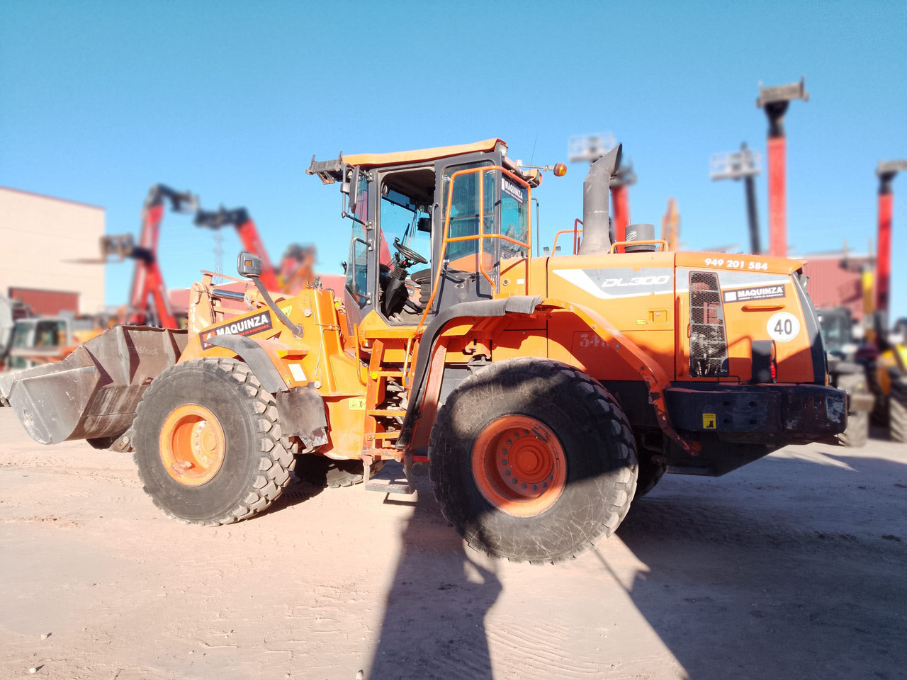 DOOSAN DL300-5 - Chargeuse sur pneus: photos 2 DOOSAN DL300-5 - Chargeuse sur pneus: photos 2