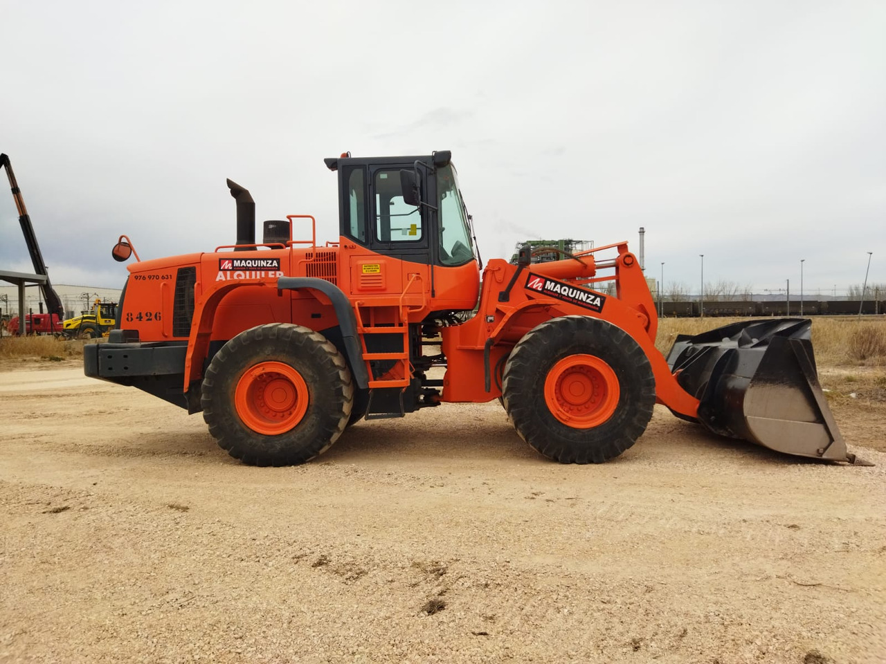 DOOSAN DL300 - Chargeuse sur pneus: photos 3 DOOSAN DL300 - Chargeuse sur pneus: photos 3