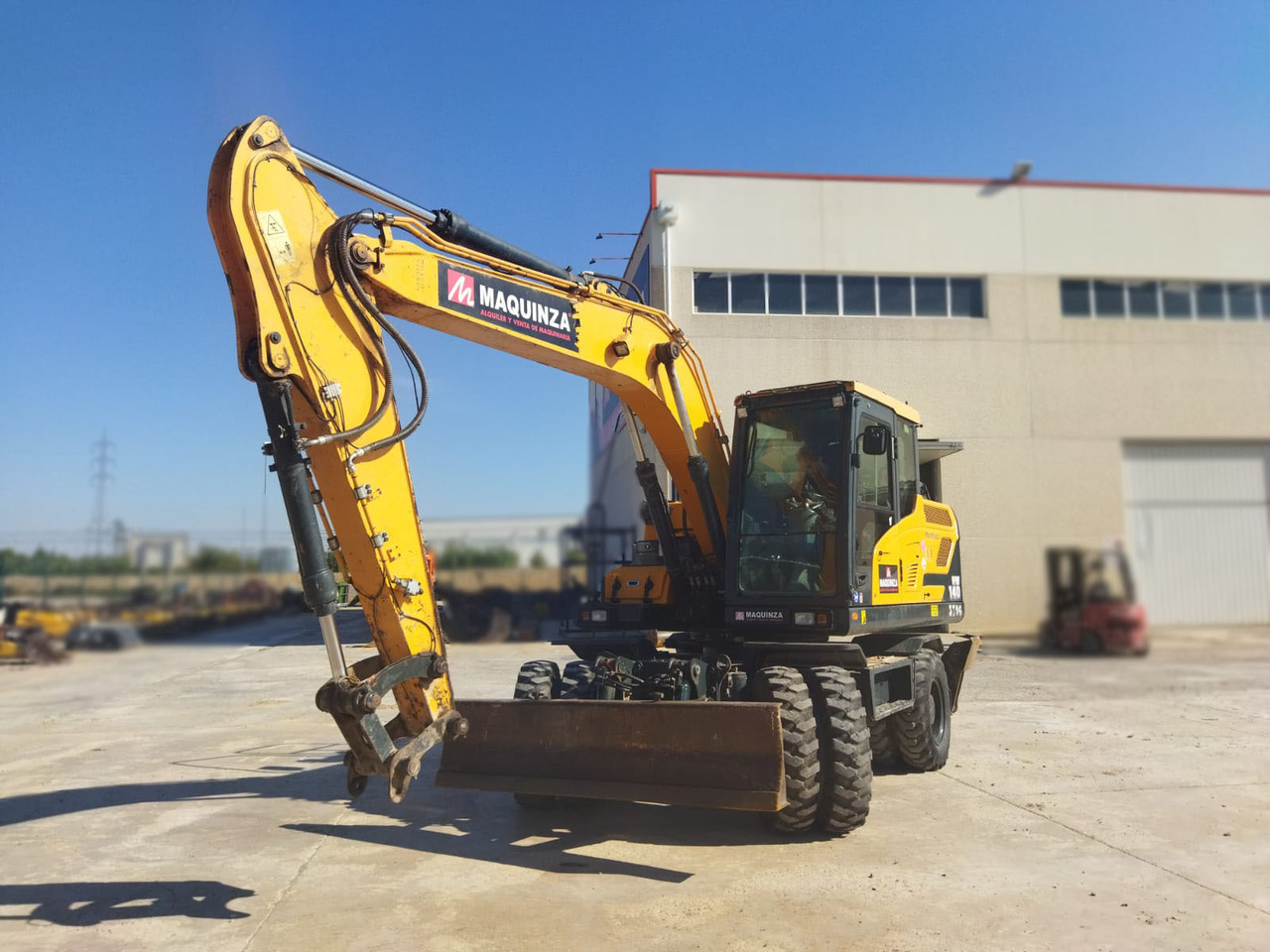 HYUNDAI HW140 - Pelle sur pneus: photos 4 HYUNDAI HW140 - Pelle sur pneus: photos 4