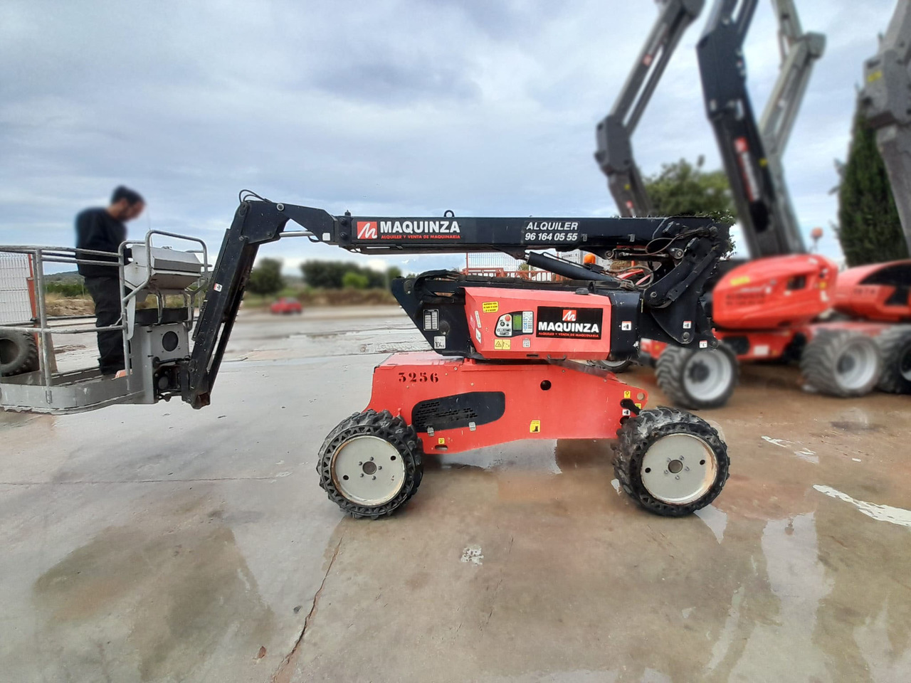 MANITOU MAN GO 12 - Nacelle articulée: photos 1 MANITOU MAN GO 12 - Nacelle articulée: photos 1