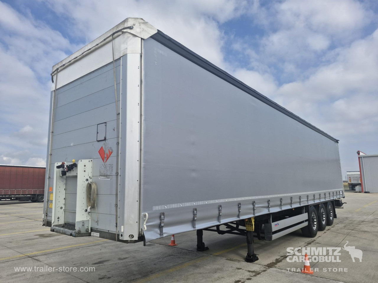 SCHMITZ Curtainsider Standard - Semi-remorque rideaux coulissants: photos 1 SCHMITZ Curtainsider Standard - Semi-remorque rideaux coulissants: photos 1