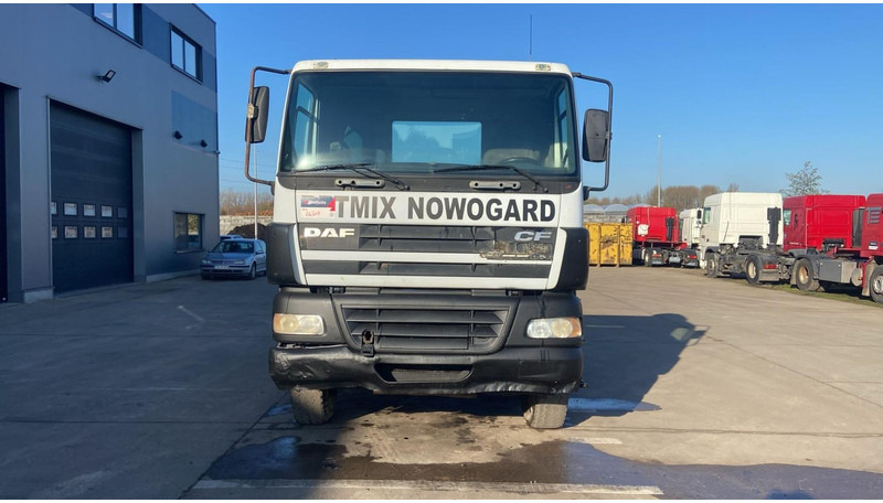 DAF CF 85.380 (EURO 3 / MANUAL GEARBOX / BOITE MANUELLE / BIG HUB / GRAND PONT / LAMES) - Châssis cabine: photos 2 DAF CF 85.380 (EURO 3 / MANUAL GEARBOX / BOITE MANUELLE / BIG HUB / GRAND PONT / LAMES) - Châssis cabine: photos 2