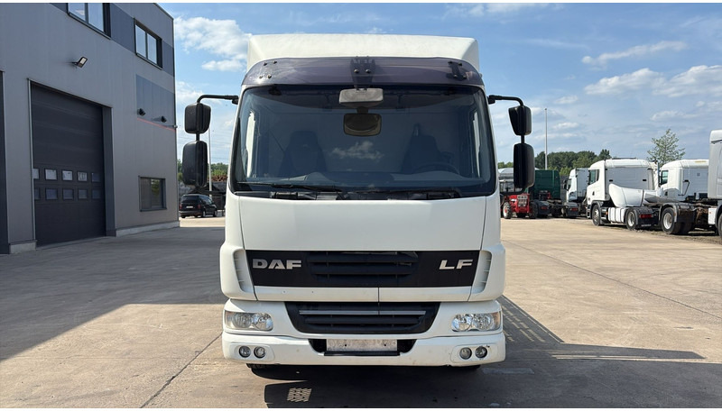 DAF LF 45.210 (EURO 5 / HOLLAND TRUCK / NEW CONSTRUCTION / EURO 5 / PERFECT CONDITION) - Camion porte-voitures: photos 2 DAF LF 45.210 (EURO 5 / HOLLAND TRUCK / NEW CONSTRUCTION / EURO 5 / PERFECT CONDITION) - Camion porte-voitures: photos 2