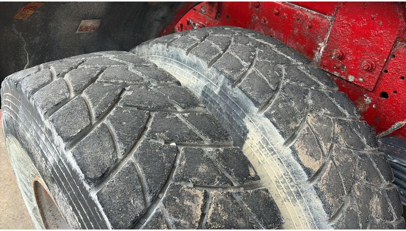 Iveco EUROTRAKKER 320 E 35 (GRAND PONT / LAMES / POMPE MANUELLE / 8X4 / CURSOR 8) - crédit-bail Iveco EUROTRAKKER 320 E 35 (GRAND PONT / LAMES / POMPE MANUELLE / 8X4 / CURSOR 8): photos 14