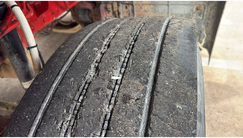 Iveco EUROTRAKKER 320 E 35 (GRAND PONT / LAMES / POMPE MANUELLE / 8X4 / CURSOR 8) - crédit-bail Iveco EUROTRAKKER 320 E 35 (GRAND PONT / LAMES / POMPE MANUELLE / 8X4 / CURSOR 8): photos 10