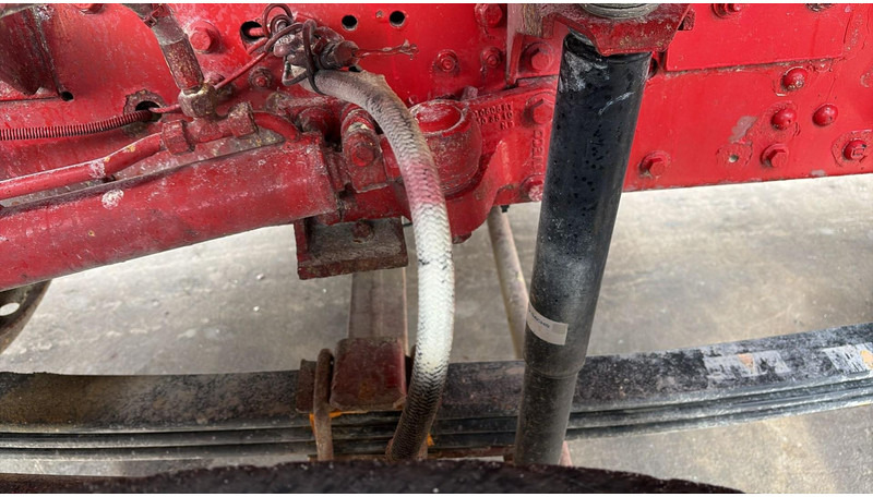 Iveco EUROTRAKKER 320 E 35 (GRAND PONT / LAMES / POMPE MANUELLE / 8X4 / CURSOR 8) - crédit-bail Iveco EUROTRAKKER 320 E 35 (GRAND PONT / LAMES / POMPE MANUELLE / 8X4 / CURSOR 8): photos 11