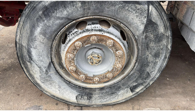 Iveco EUROTRAKKER 320 E 35 (GRAND PONT / LAMES / POMPE MANUELLE / 8X4 / CURSOR 8) - crédit-bail Iveco EUROTRAKKER 320 E 35 (GRAND PONT / LAMES / POMPE MANUELLE / 8X4 / CURSOR 8): photos 12