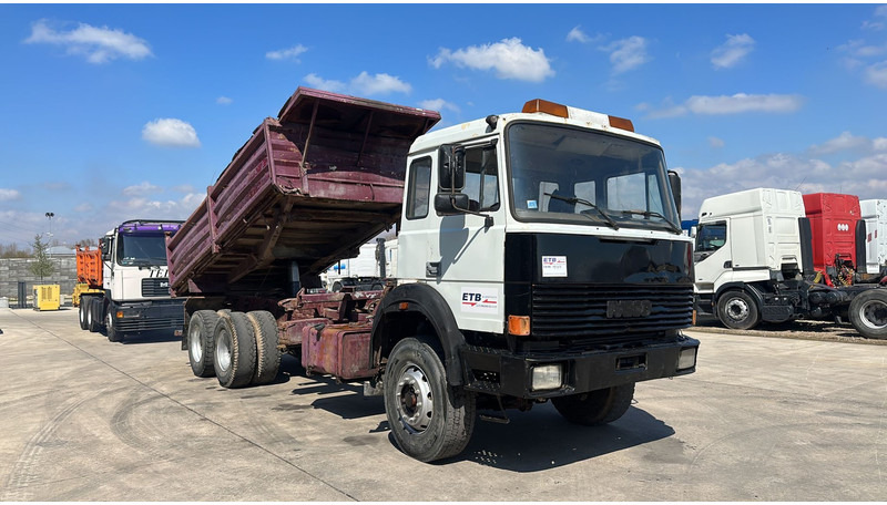 Iveco MAGIRUS 260 - 34 (LIVRAISON GRATUITE AU PORT D'ANVERS / POMPE MANUELLE) - Camion benne: photos 4 Iveco MAGIRUS 260 - 34 (LIVRAISON GRATUITE AU PORT D'ANVERS / POMPE MANUELLE) - Camion benne: photos 4