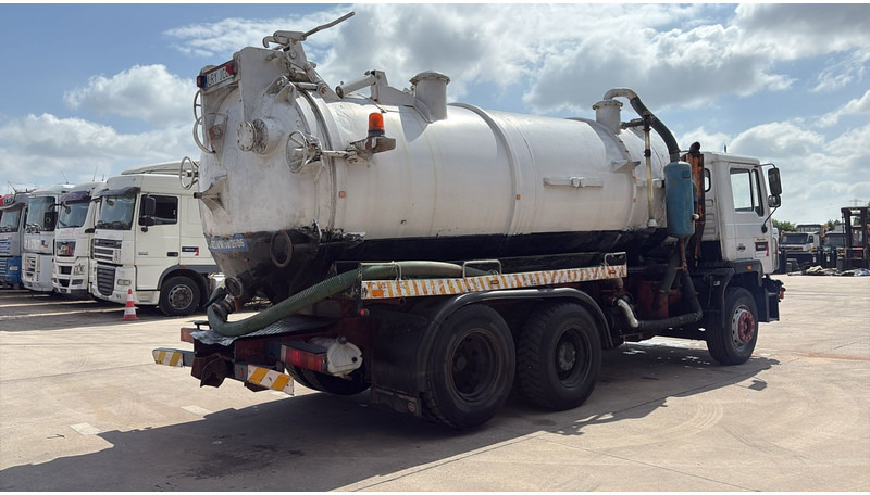 MAN 25.292 (16.000 L VACUUM / 10 TYRES / 6X2 / FULL STEEL SUSP. / MANUAL PUMP / 6 CYLINDER) - Camion hydrocureur: photos 5 MAN 25.292 (16.000 L VACUUM / 10 TYRES / 6X2 / FULL STEEL SUSP. / MANUAL PUMP / 6 CYLINDER) - Camion hydrocureur: photos 5